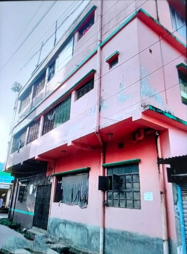 পলাশে বিধবা নারীর বাড়ি জোরপূর্বক   দখলের অভিযোগ