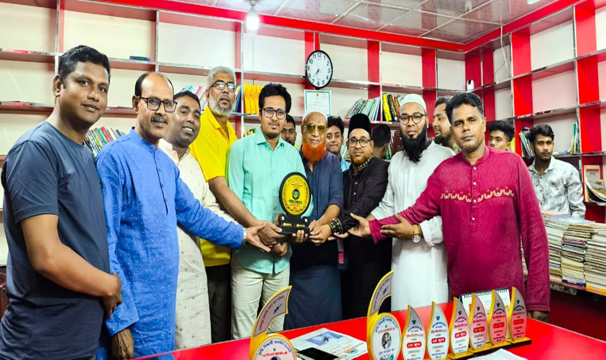 রাণীনগরের কৃতি সন্তান তাজকে সংবর্ধনা